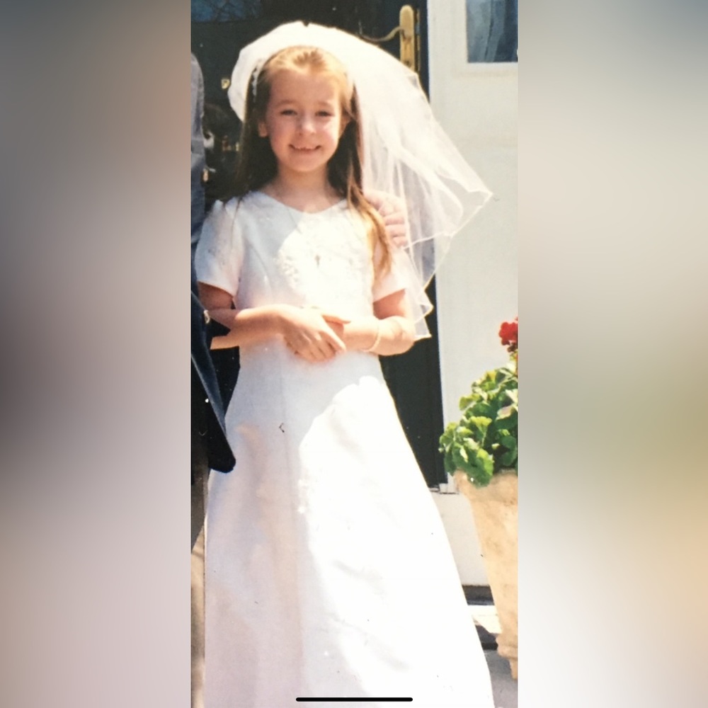 Beautiful First Holy Communion/Flower Girl Dress NU ANGEL Viel, button down back